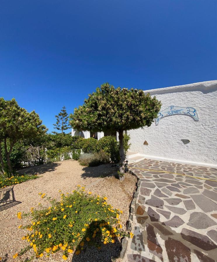 B&B A Due Passi Dal Mare Baja Sardinia Kültér fotó
